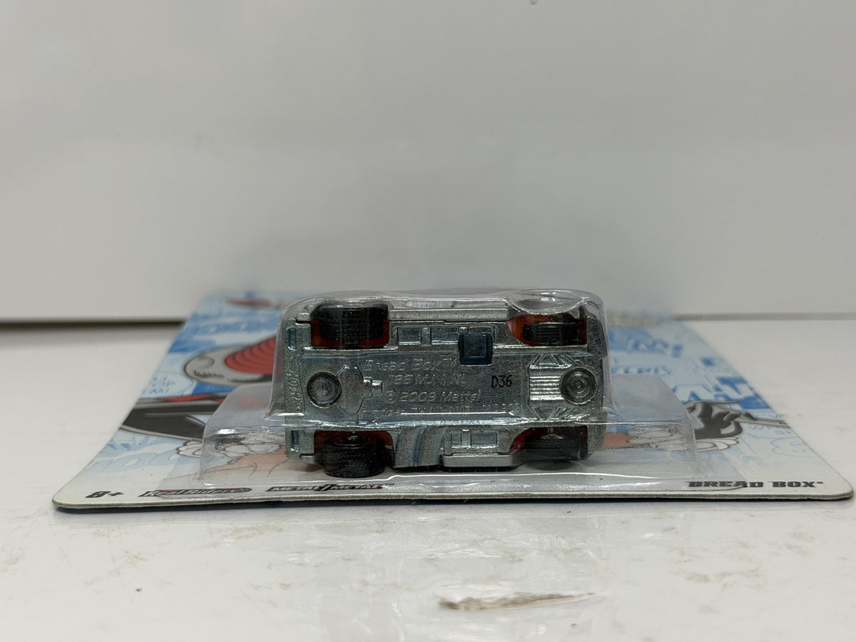 Hot Wheels DC Comics Originals Harley Quinn Bread Box 1:64 Diecast Real Riders