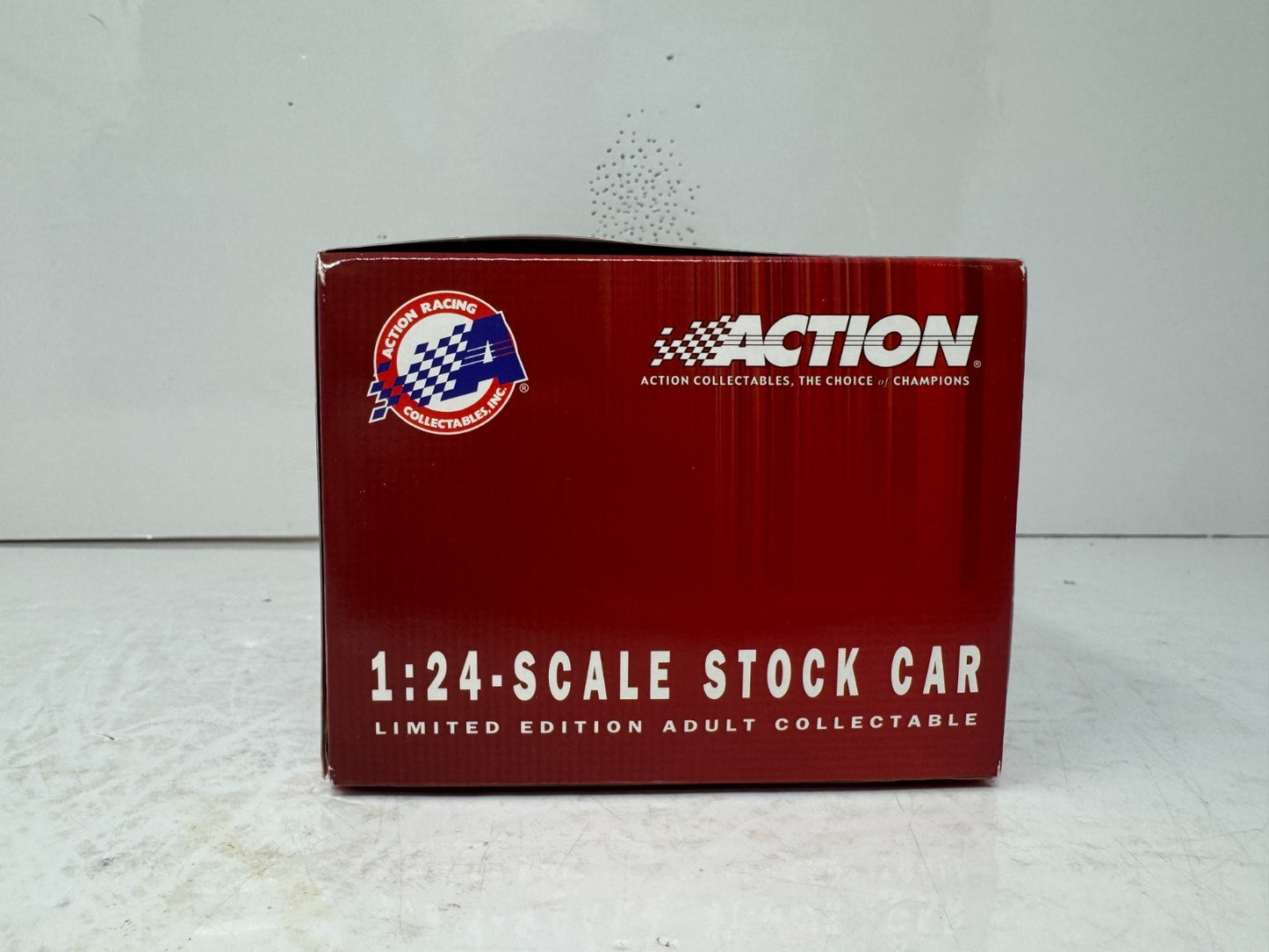 Action Nascar #24 Jeff Gordon DuPont NEXTEL Inaugural Season 2004 1:24 Diecast