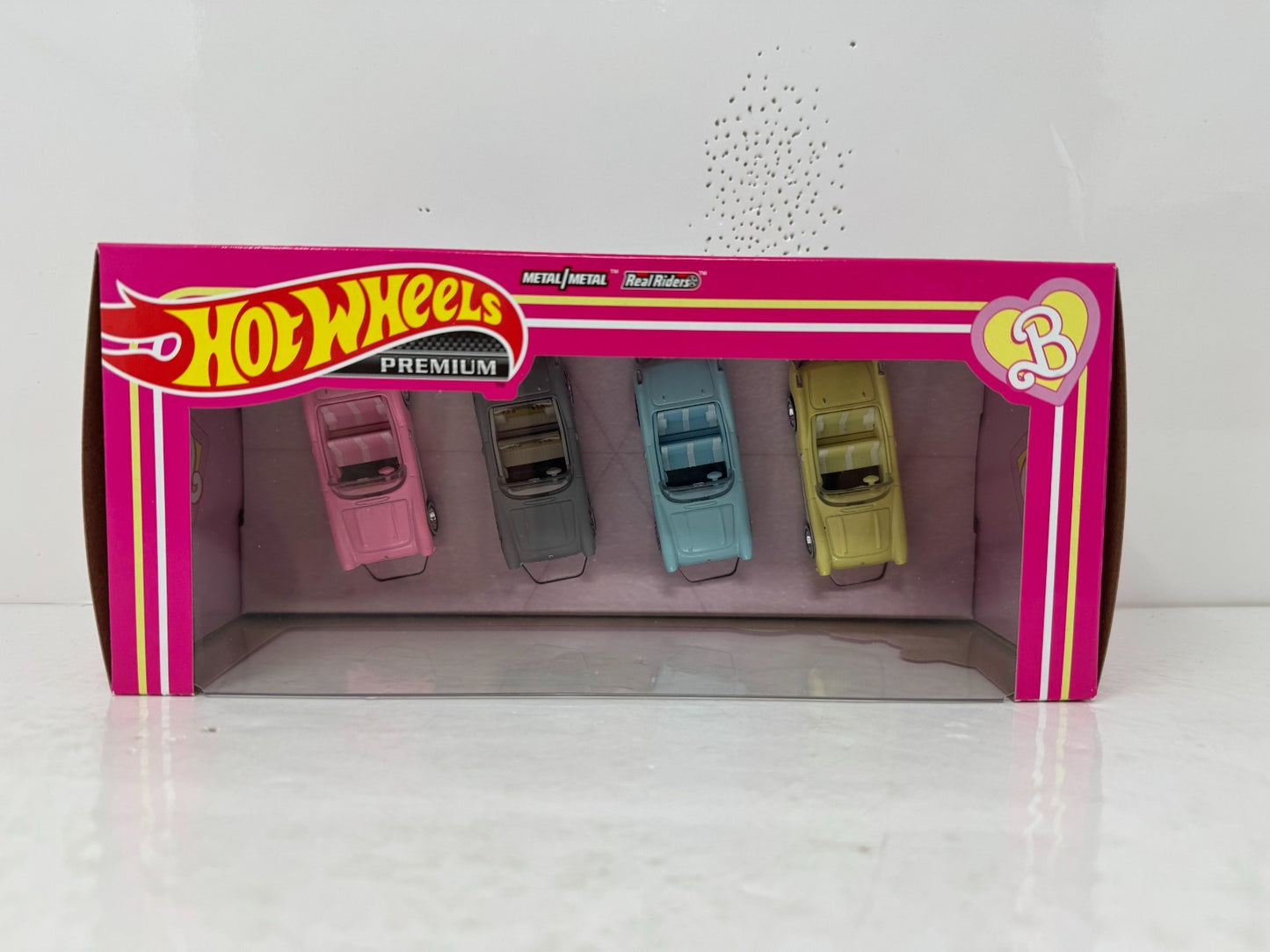 Hot Wheels Premium Barbie The Movie 1956 Corvette Collector Set 1:64 Diecast