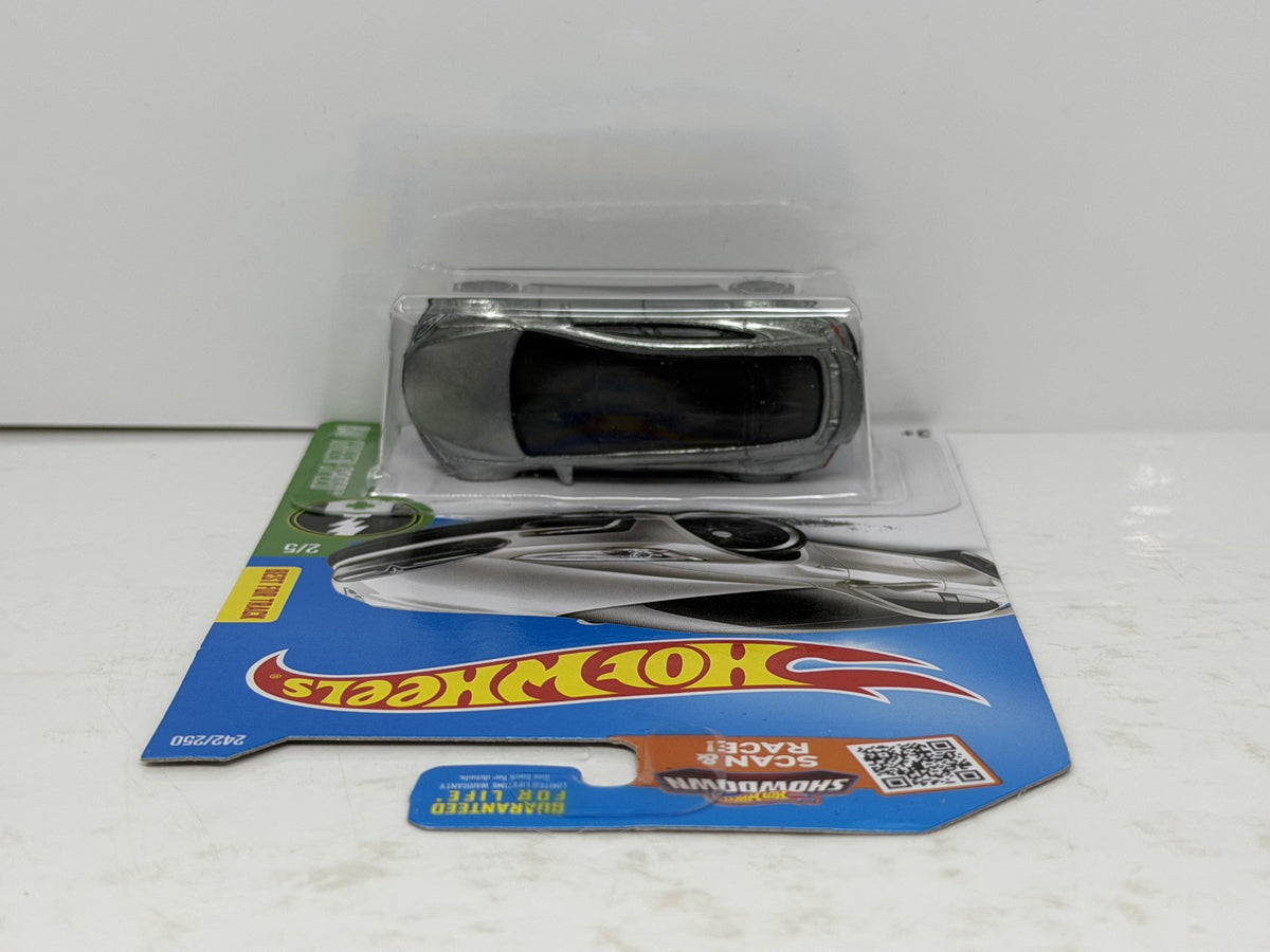 Hot Wheels ZAMAC HW Green Speed Tesla Model S 1:64 Diecast