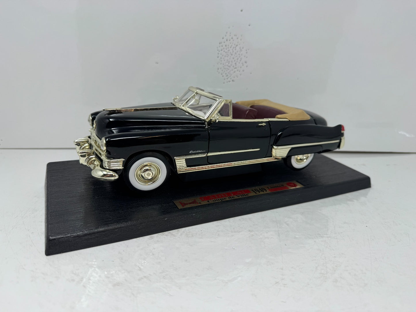 Yat Ming Road Legends 1949 Cadillac Coupe DeVille 1:18 Diecast Leather Edition
