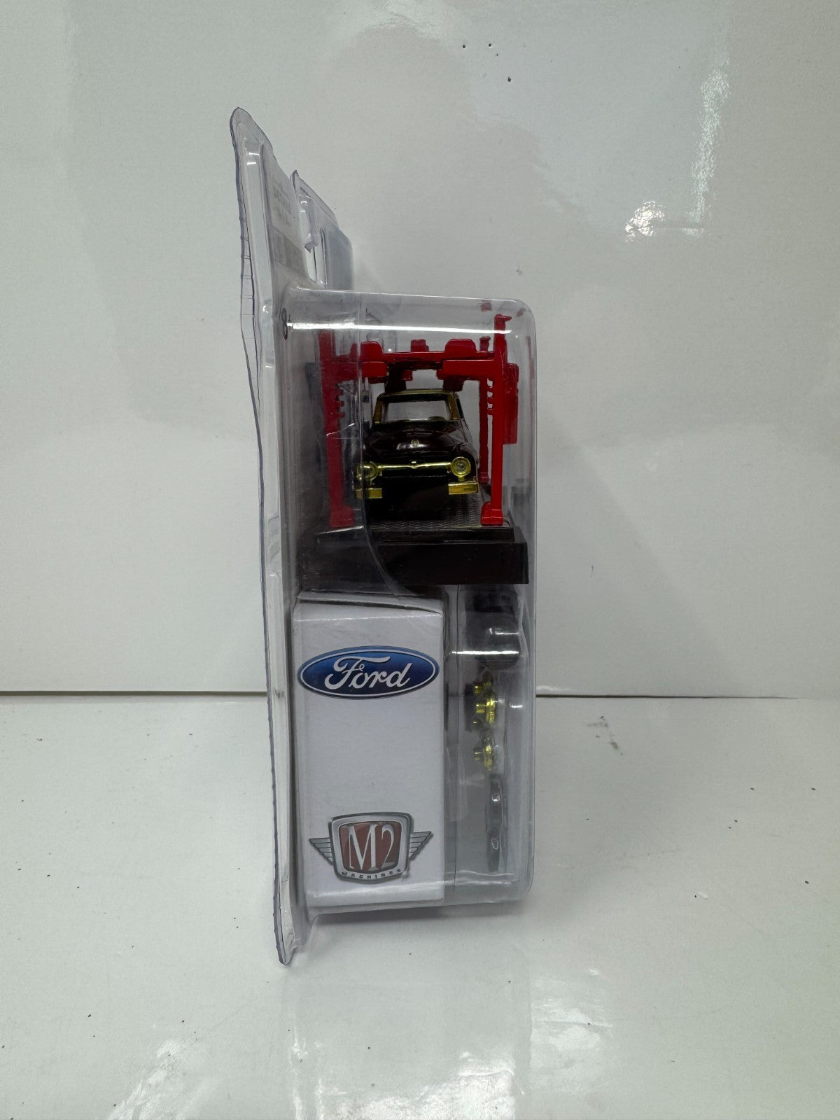 M2 Machines Model-Kit 1956 Ford F-100 Truck CHASE 1:64 Diecast