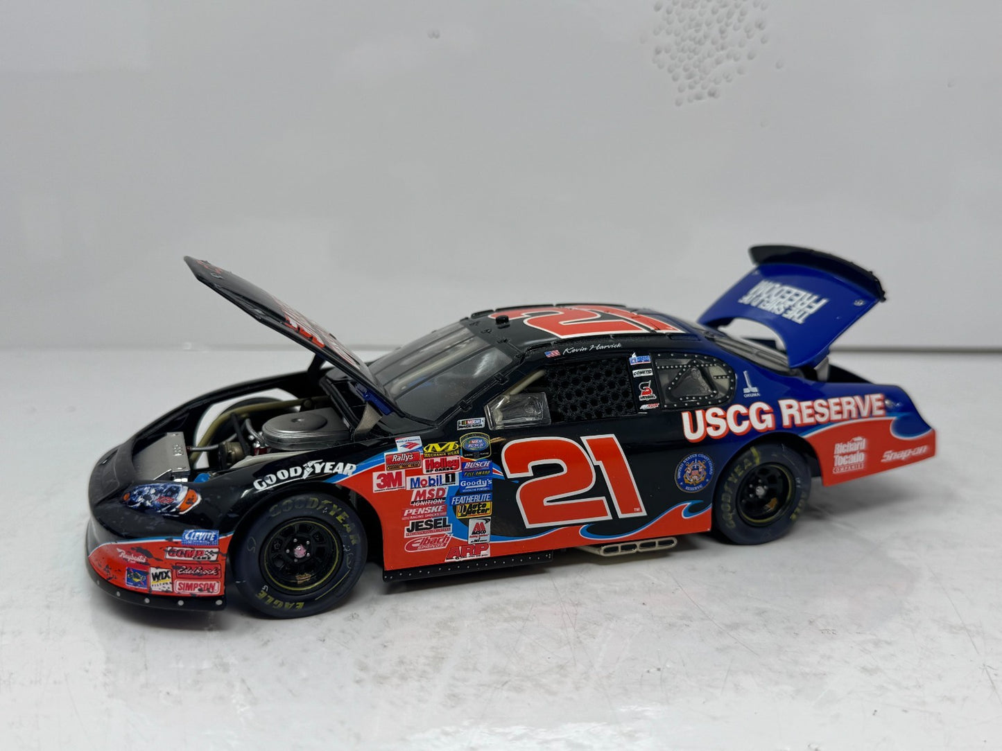 Motorsports Authentics Nascar #21 Kevin Harvick Richmond Win DEALER 1:24 Diecast