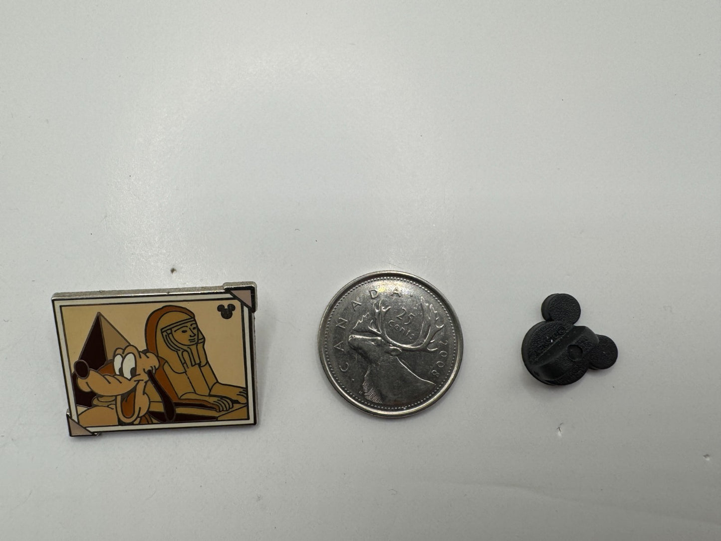 DLR Disney Pluto Pyramids of Giza and Sphynx World Snapshots Hidden Mickey Trading Pin DC1S10