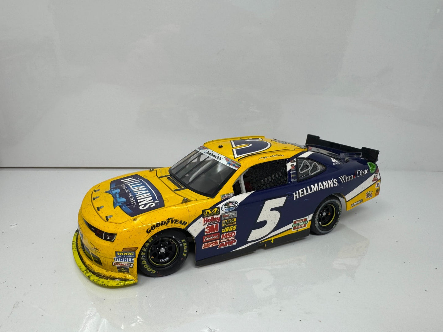 Lionel NASCAR Kasey Kahne #5 Hellmann's Daytona Win 2014 Camaro 1:24 Diecast