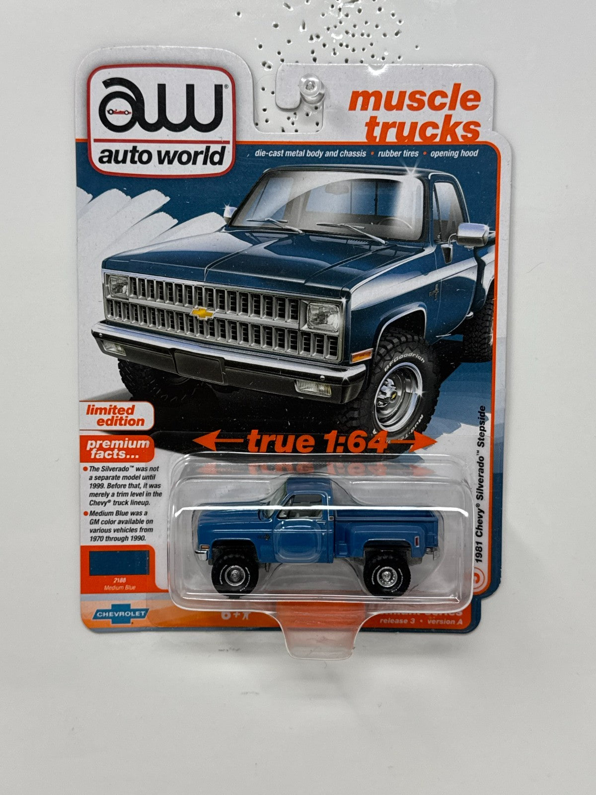 Auto World Muscle Trucks 1981 Chevy Silverado Stepside 1:64 Diecast