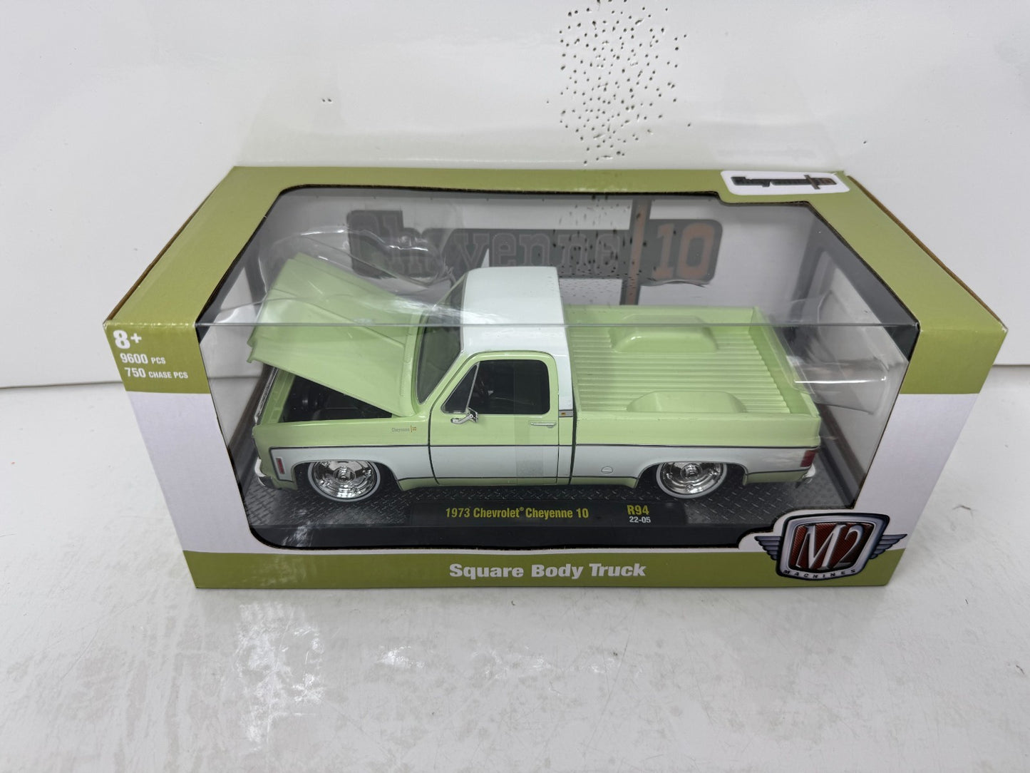 M2 Machines 1973 Chevrolet Cheyenne 10 Square Body Truck 1:24 Diecast