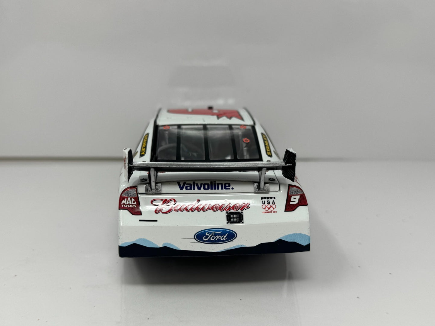 Action NASCAR #9 Kasey Kahne Bud Olympic Gatorade Duel Win 2010 1:24 Diecast