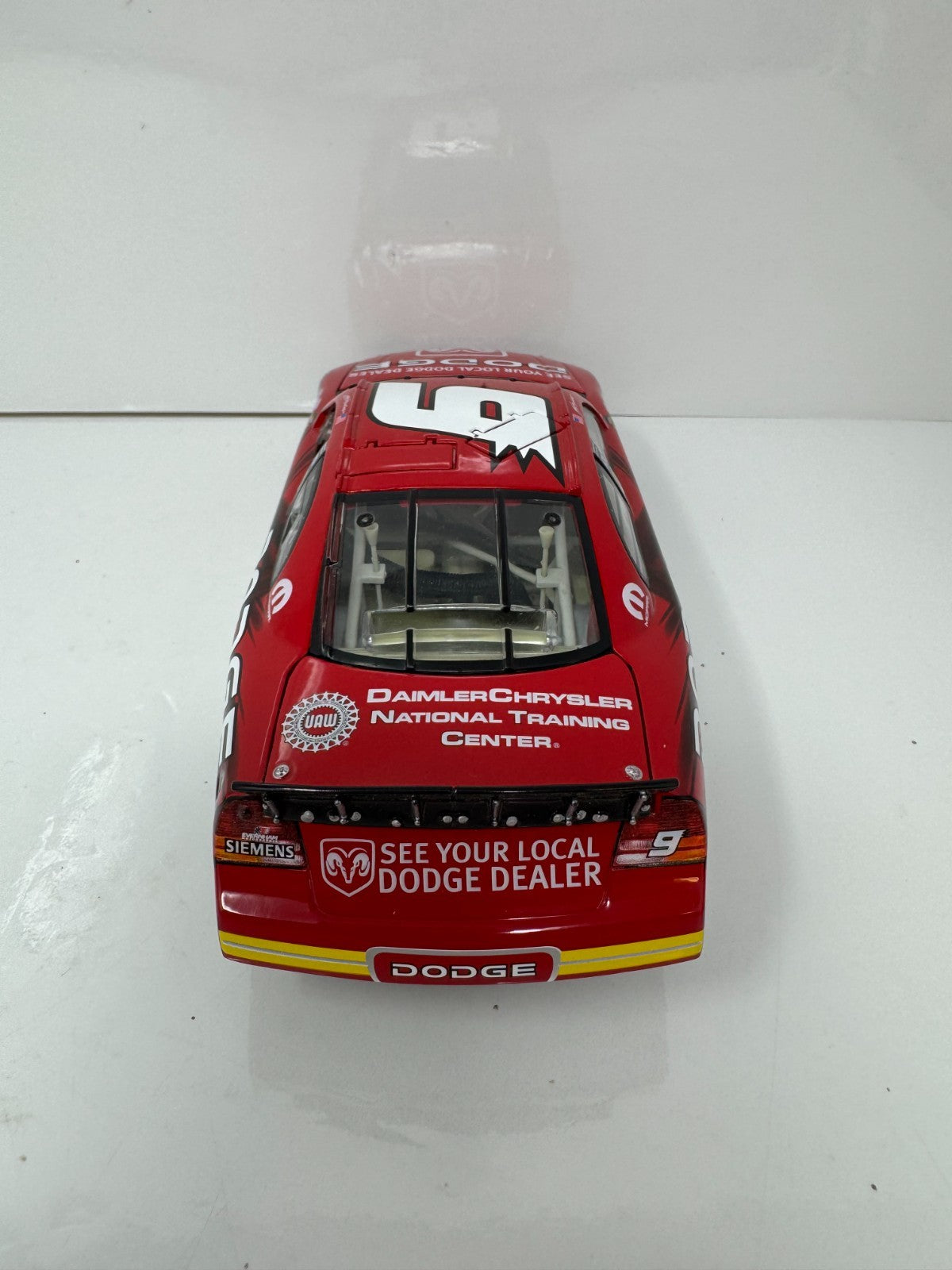 Action NASCAR Kasey Kahne #9 Dodge Dealers 2004 Dodge Intrepid BANK 1:24 Diecast