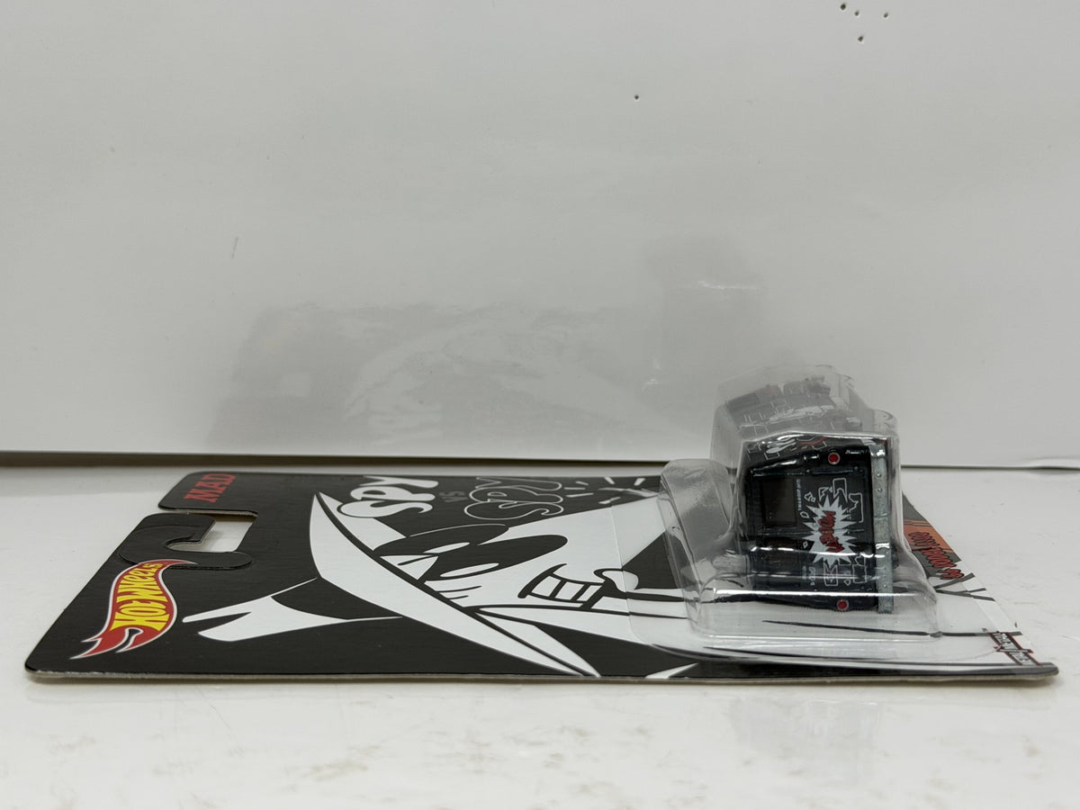 Hot Wheels MAD 1966 Dodge A100 Spy vs Spy Black 1:64 Diecast Real Riders
