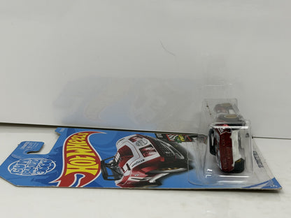 Hot Wheels Super Treasure Hunt 1969 Corvette Racer Race Day 1:64 Diecast STH