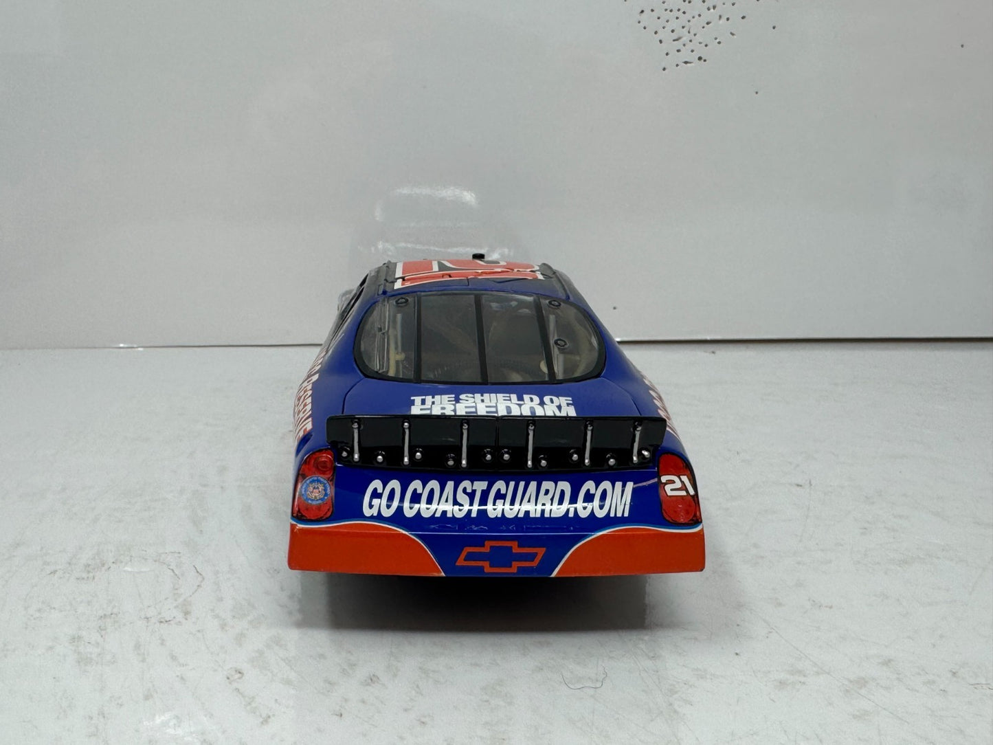Motorsports Authentics Nascar #21 Kevin Harvick Richmond Win DEALER 1:24 Diecast