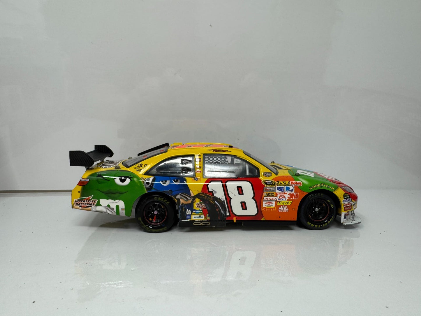 Action NASCAR #18 Kyle Busch M&M's Talladega Race Win 2008 Camry 1:24 Diecast