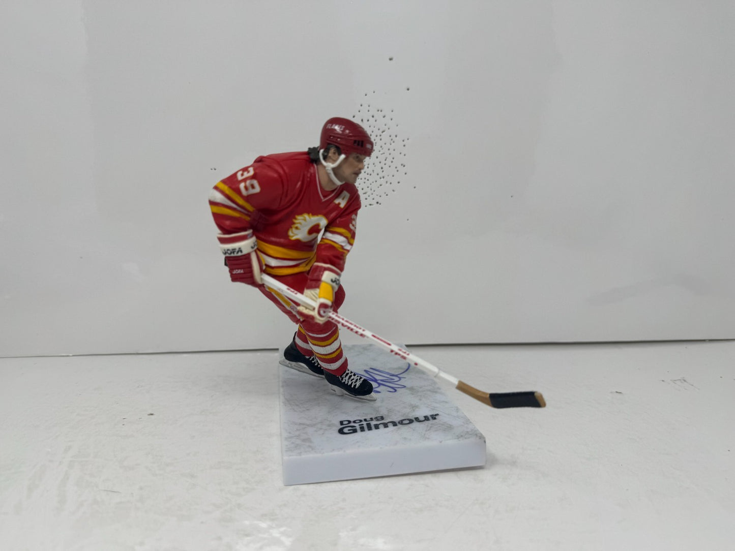 McFarlane NHL Doug Gilmour Calgary Flames Figure Auto Signed
