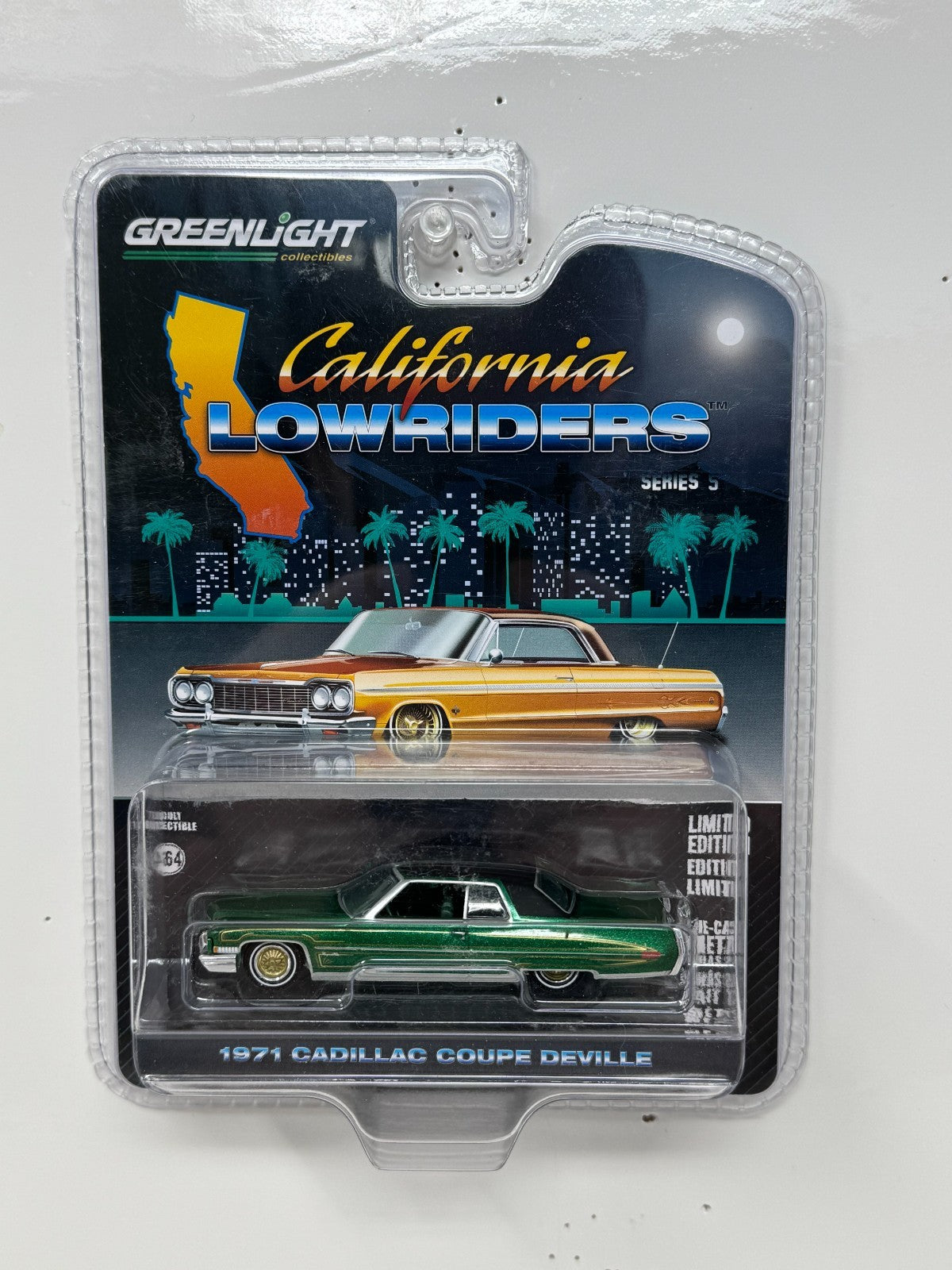 Greenlight 1971 Cadillac Coupe DeVille California Lowrider Series 5 1:64 Diecast