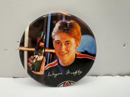 Wayne Gretzky Edmonton Oilers 7-Up NHL Hockey Button Pin