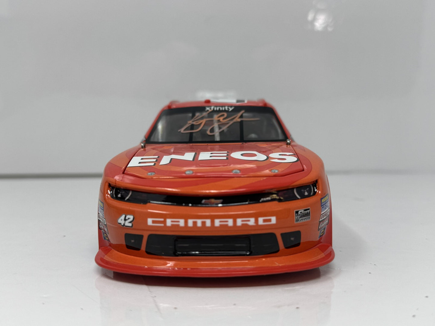 Lionel NASCAR Kyle Larson #42 ENEOS 2018 Chevy Camaro Autographed 1:24 Diecast