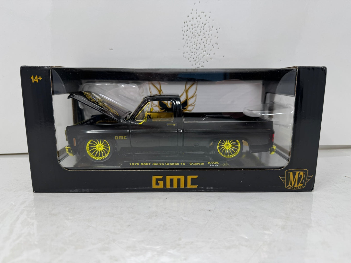 M2 Machines 1976 GMC Sierra Grande 15 Custom Pickup CHASE 1:24 Diecast Trans Am