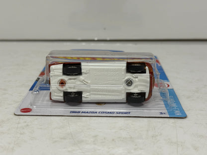 Hot Wheels Super Treasure Hunt 1968 Mazda Cosmo Sport 1:64 Diecast