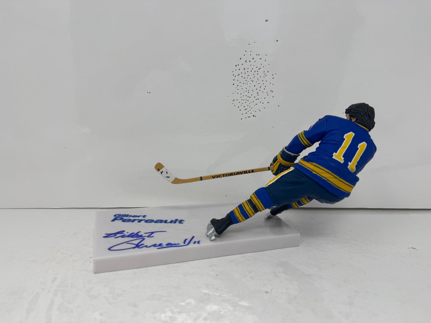 McFarlane NHL Gilbert Perreault Buffalo Sabres Figure Auto Signed
