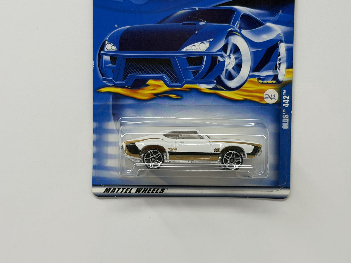 Hot Wheels Olds 442 1:64 Diecast White