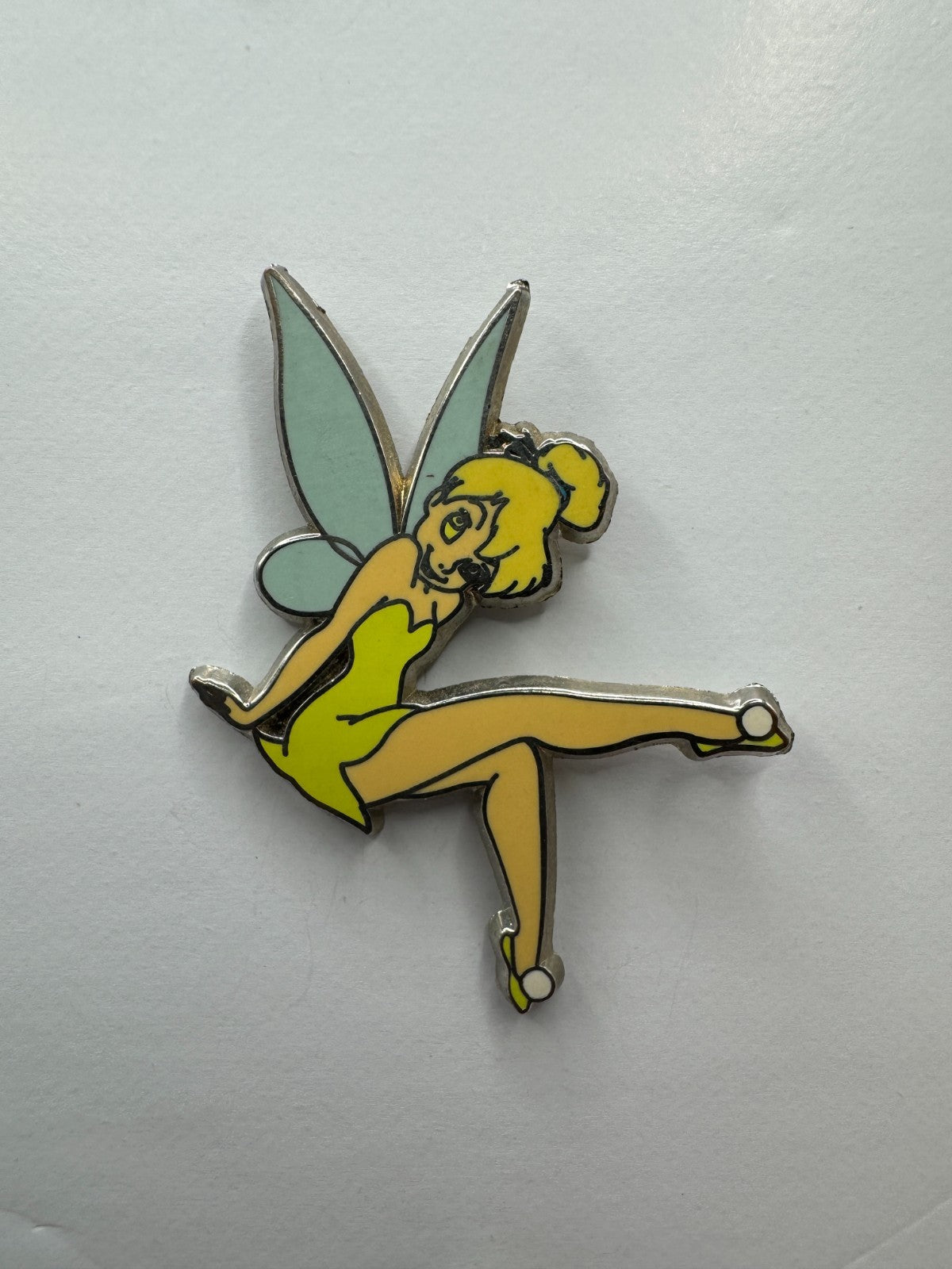 Jerry Leigh Disney Tinker Bell Sitting with Right Leg Raised Trading Pin DC1S13