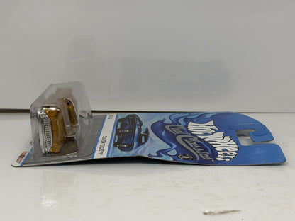 Hot Wheels Cool Classics 1953 Chevrolet Custom Spectrafrost 1:64 Diecast Gold