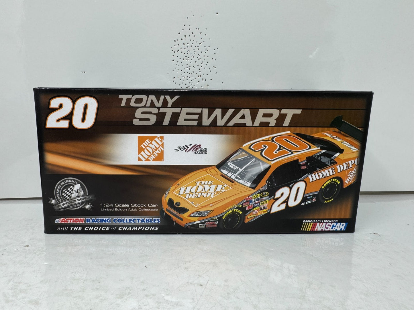 Action Nascar #20 Tony Stewart The Home Depot 2008 Camry 1:24 Diecast