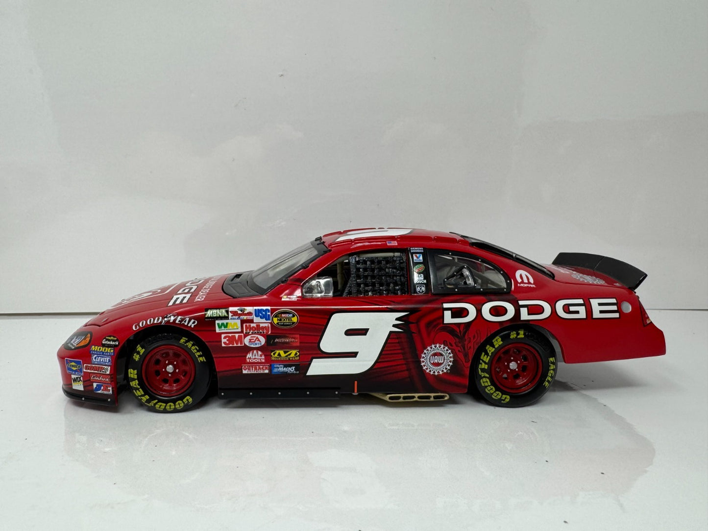 Action NASCAR Kasey Kahne #9 Dodge Dealers Refresh Dodge Intrepid 1:24 Diecast