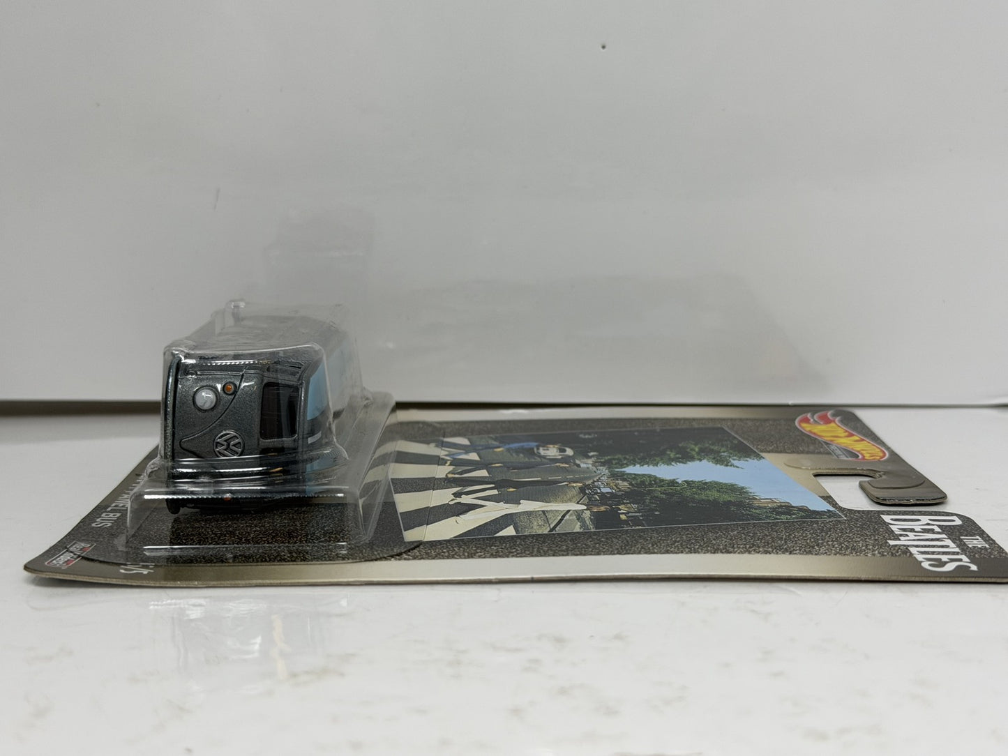 Hot Wheels Premium Beatles Abbey Road Volkswagen T1 Panel Bus 1:64 Diecast