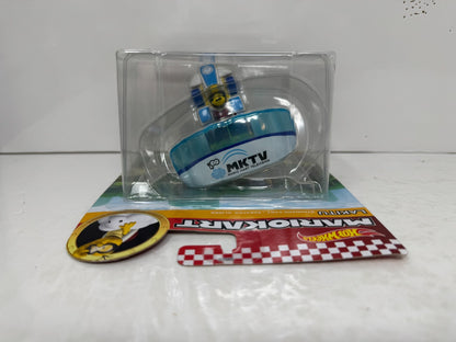 Hot Wheels Mario Kart Lakitu Standard Kart + Parafoil Glider 1:64 Diecast