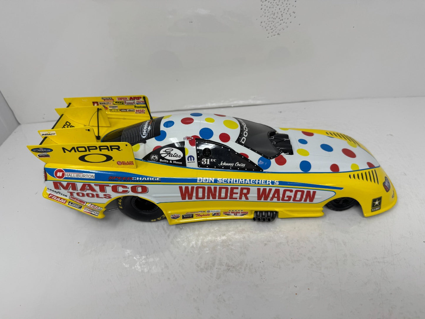 Milestone Johnny Gray NHRA Wonder Wagon Dodge Stratus Funny Car 1:16 Scale