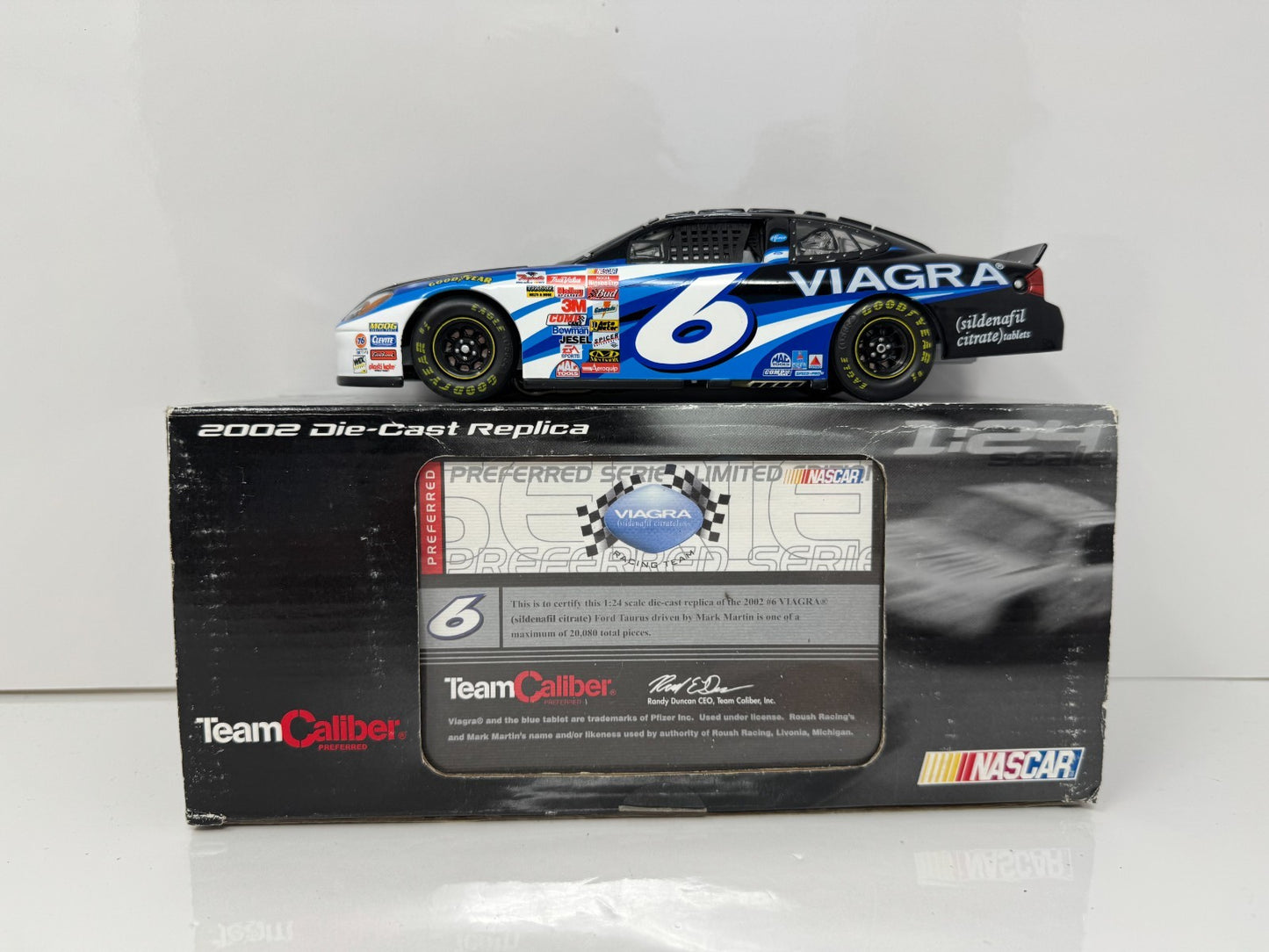 Team Caliber NASCAR Mark Martin #6 Viagra 2002 Ford Taurus 1:24 Diecast