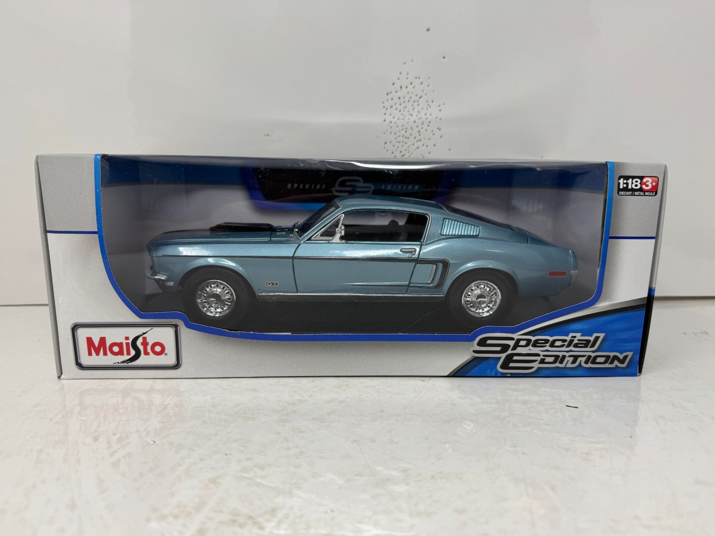 Maisto 1968 Ford Mustang GT Cobra Jet 1:18 Diecast Special Edition