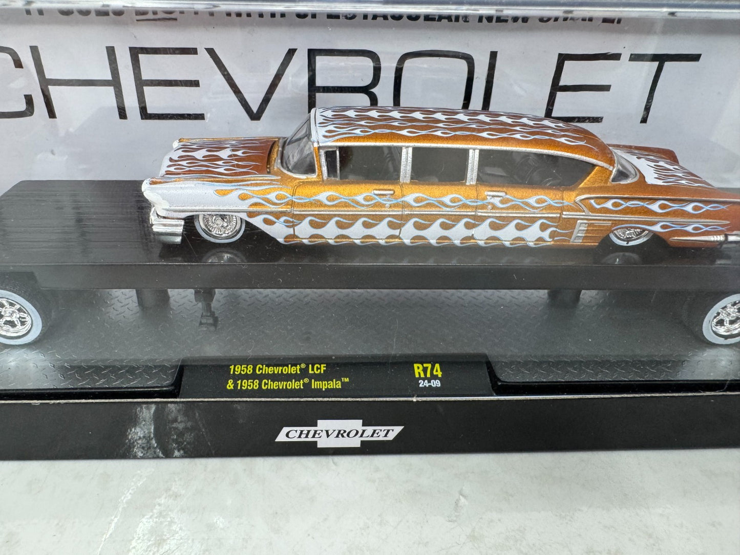 M2 Machines 1958 Chevrolet Impala & 1958 Chevy LCF Hauler 1:64 Diecast