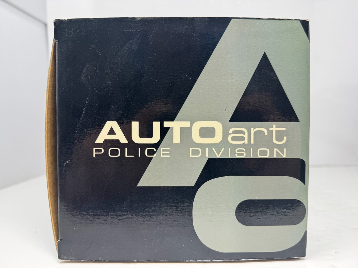AUTOart Police Division Ford Crown Victoria RCMP Police 1:18 Diecast