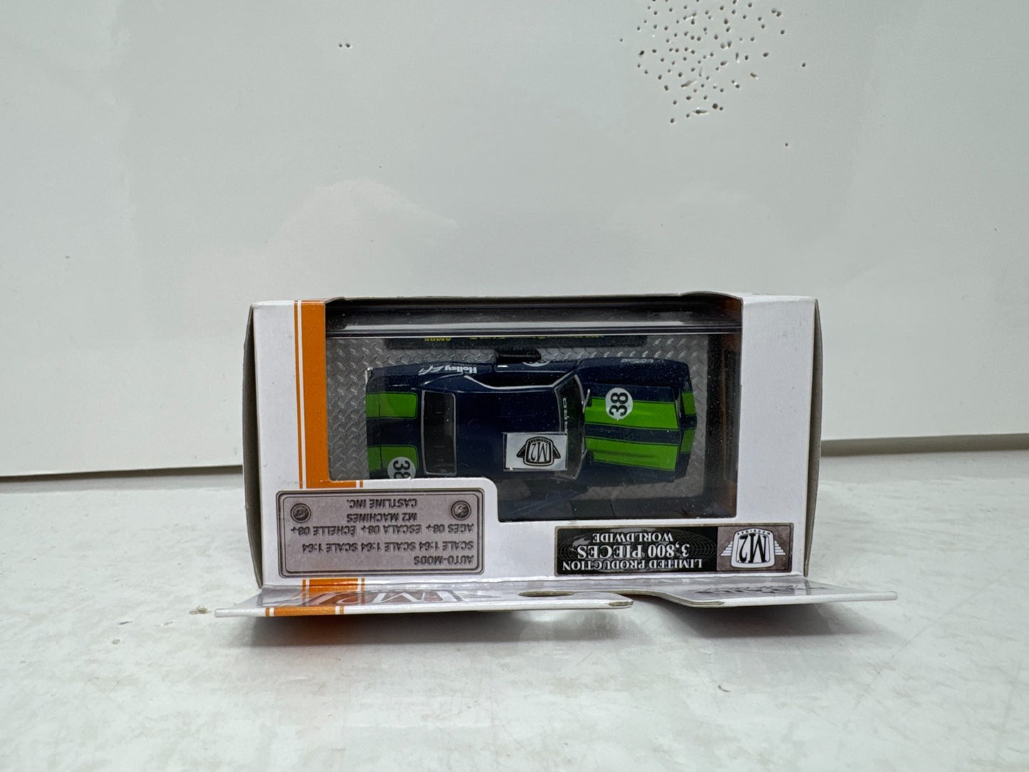 M2 Machines 1969 Chevrolet Camaro Z/28 Holley EFI Auto Mods 1:64 Diecast