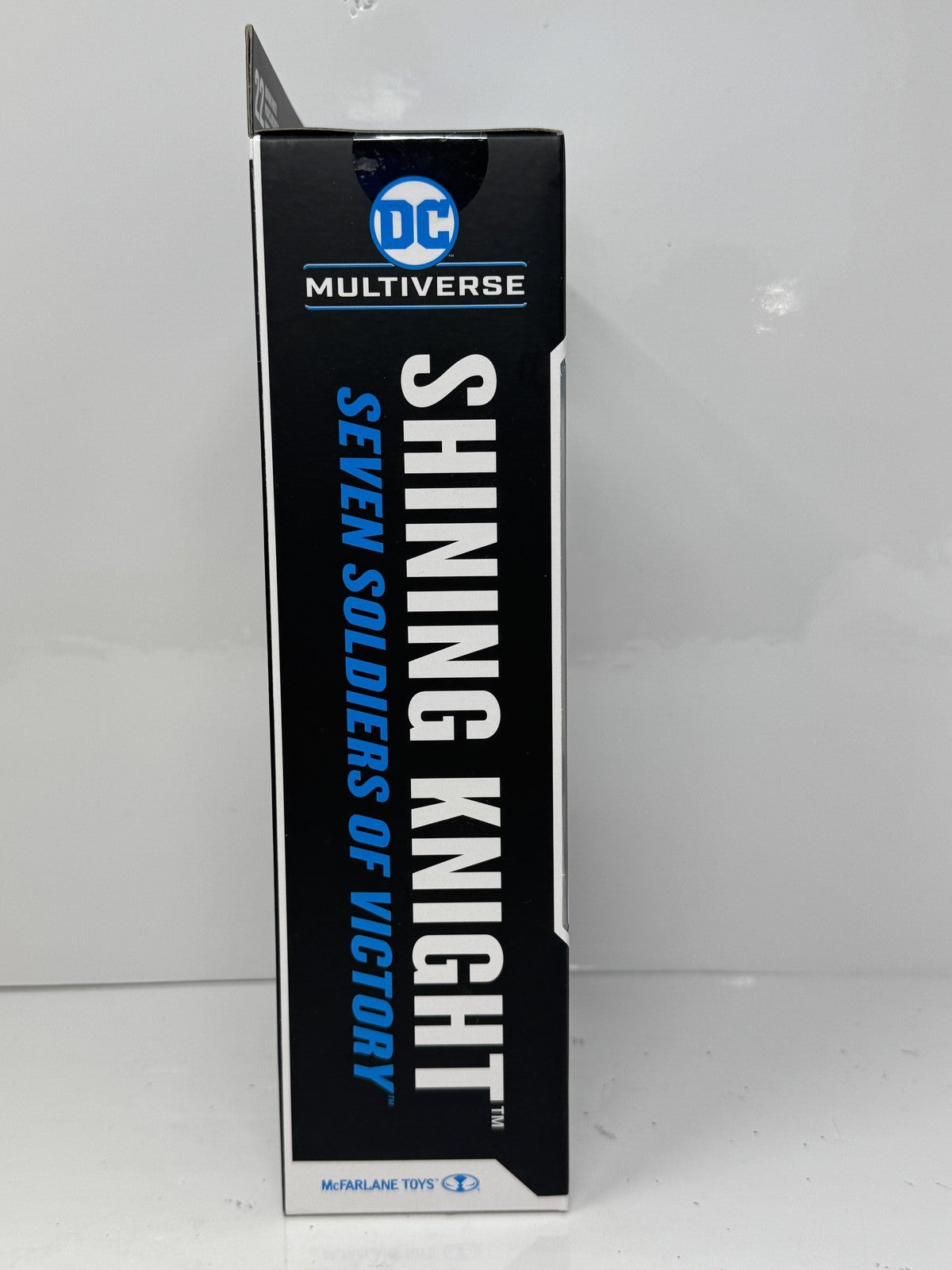McFarlane DC Multiverse Shining Knight Seven Soldiers Platinum Edition Figure