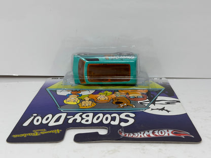 Hot Wheels Scooby-Doo Custom 1977 Dodge Van 1:64 Diecast Real Riders