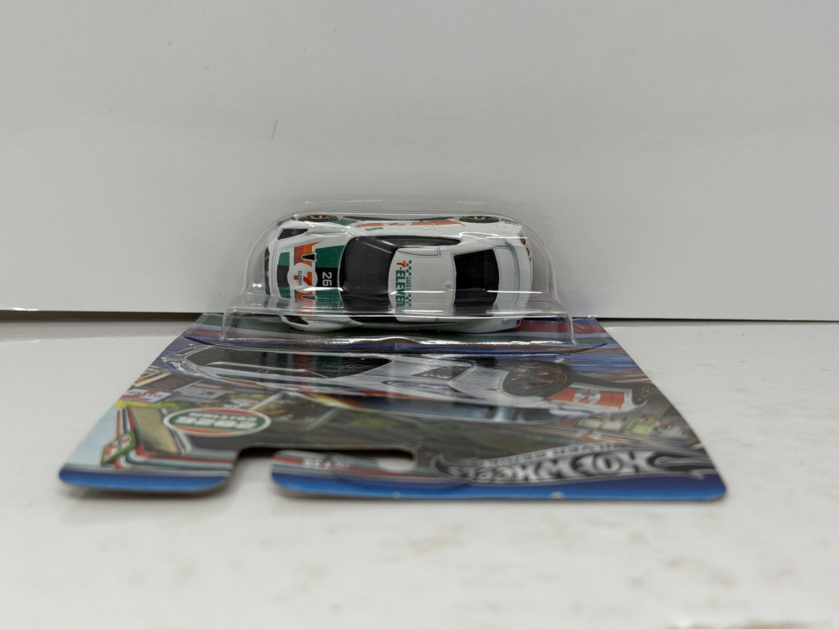Hot Wheels 7-Eleven 2026 Edition 2017 Nissan GT-R R35 1:64 Diecast