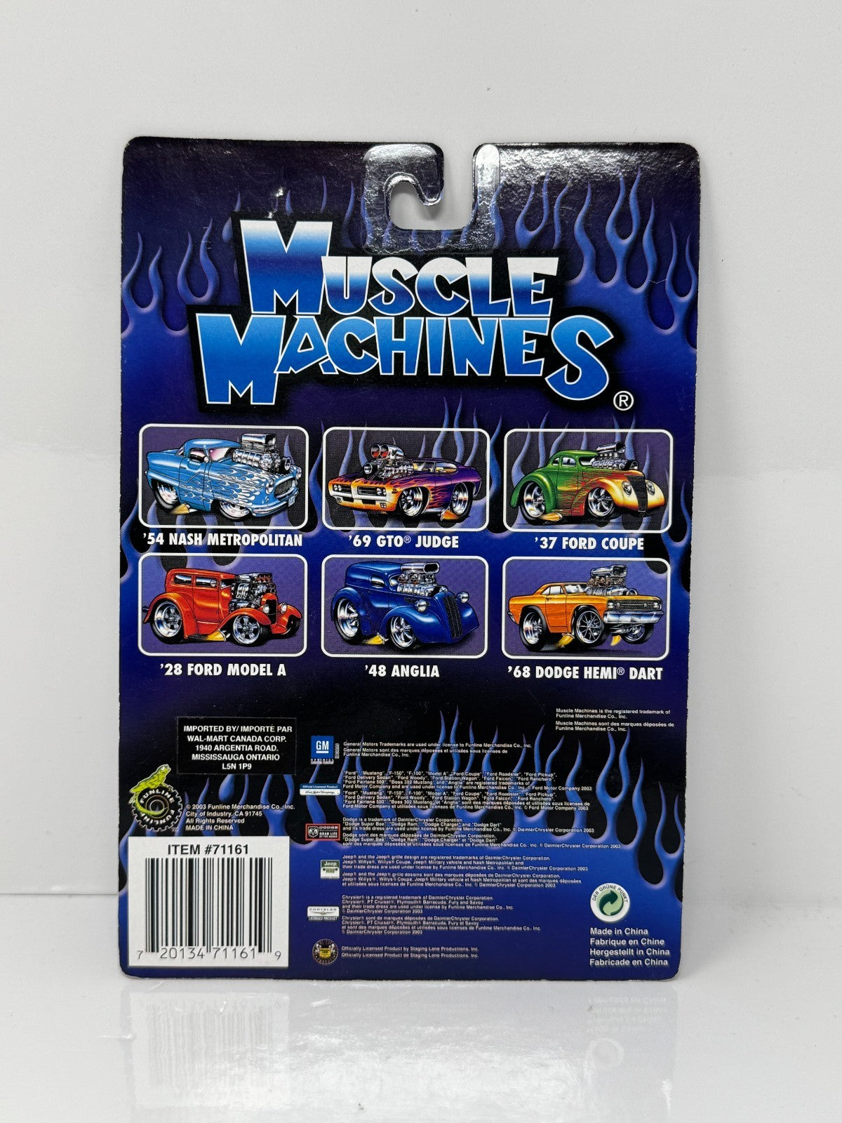 Muscle Machines 1968 Dodge Hemi Dart 1:64 Diecast