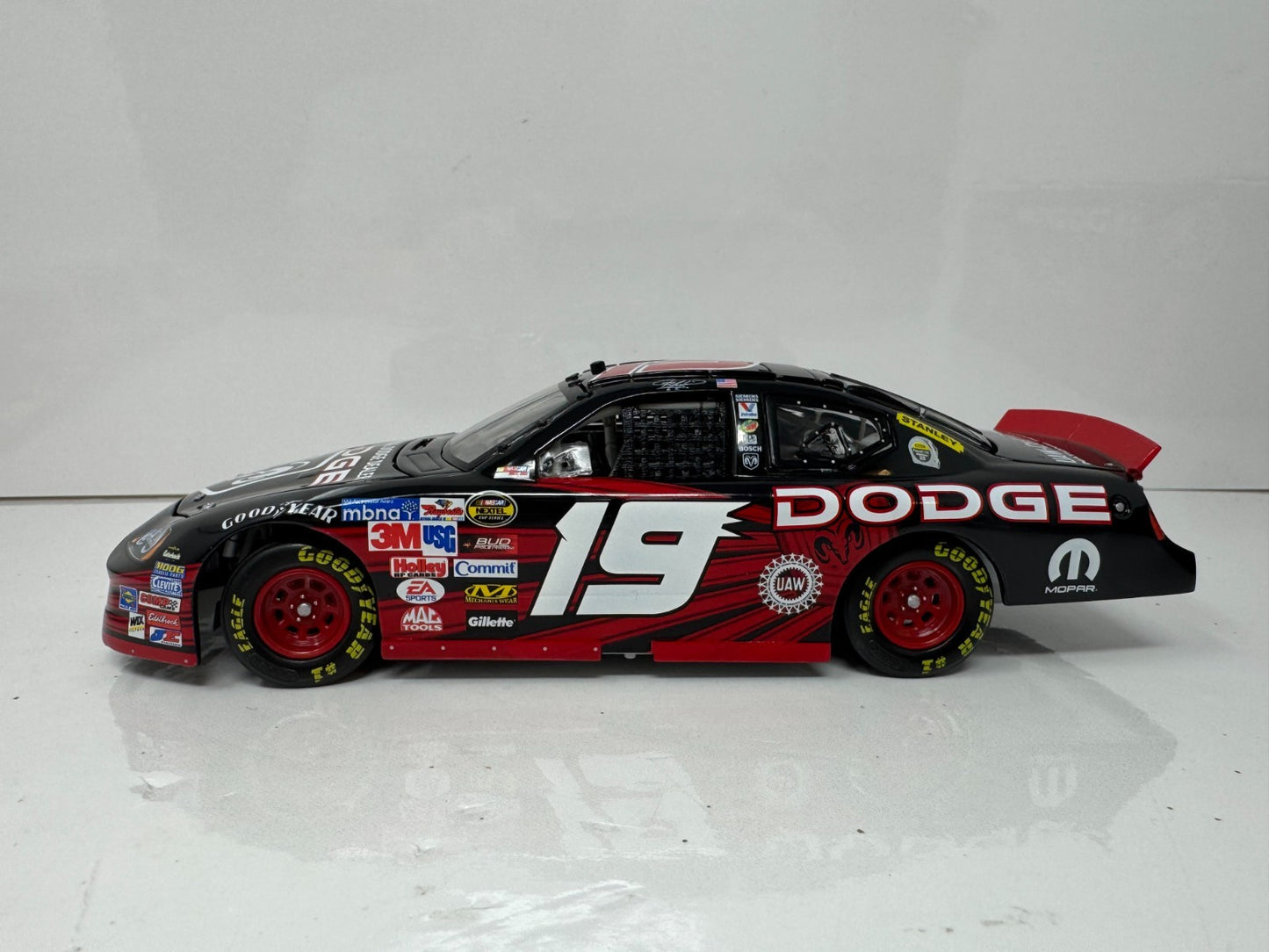Action NASCAR Jeremy Mayfield #19 Reverse Paint 2005 Dodge Charger 1:24 Diecast
