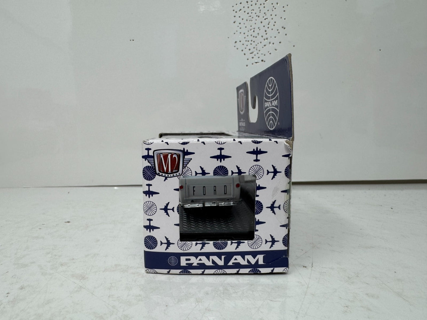M2 Machines Pan Am 1965 Ford Econoline Truck 1:64 Diecast