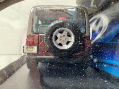 Maisto Special Edition Jeep Wrangler Sahara 1:18 Diecast Maroon Car