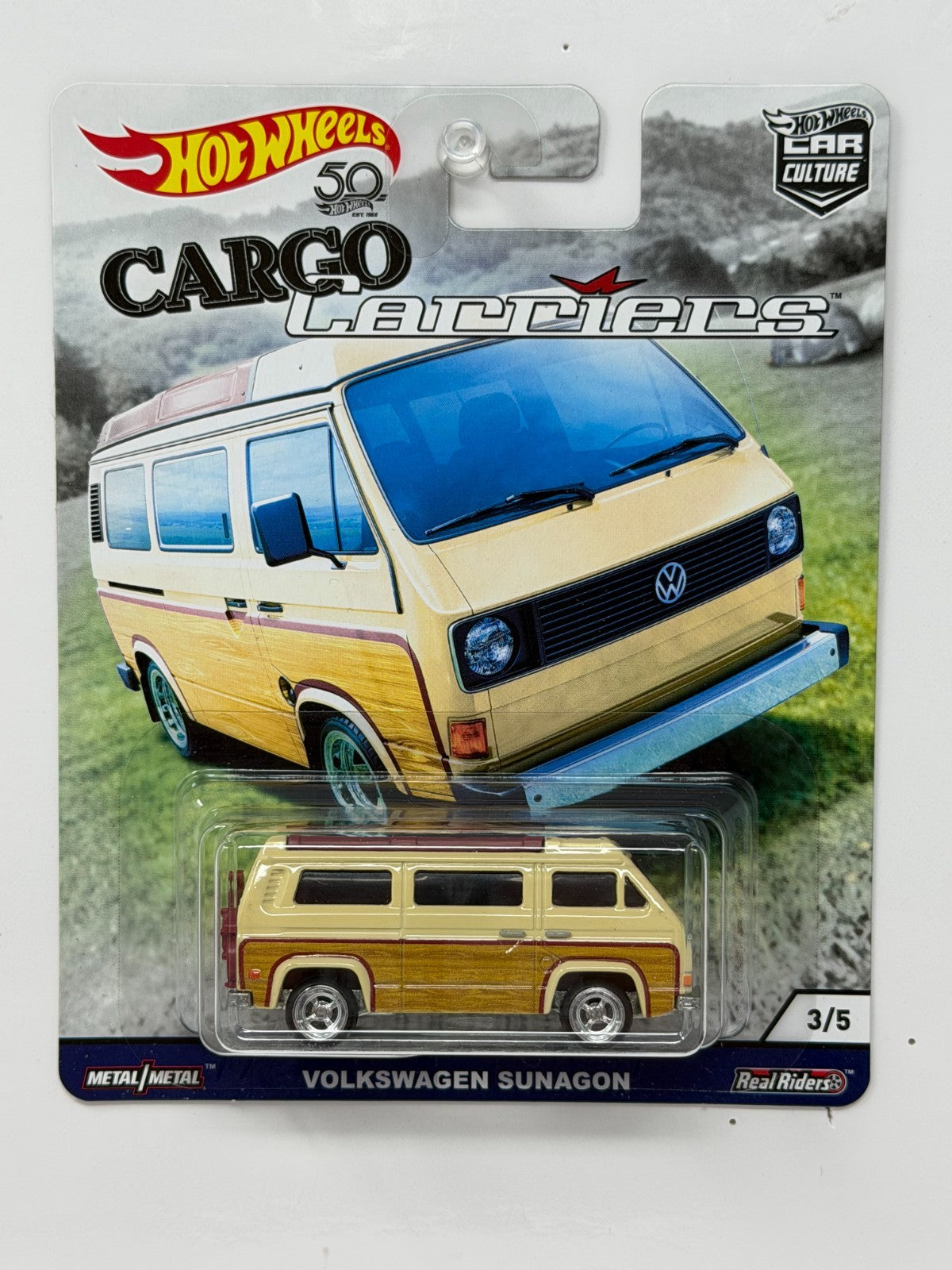 Hot Wheels Cargo Carriers Volkswagen Sunagon 1:64 Diecast Real Riders
