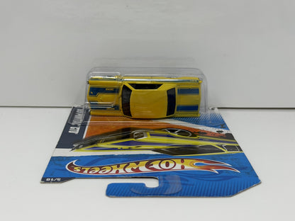 Hot Wheels Street Beasts 1965 Pontiac GTO 1:64 Diecast Yellow