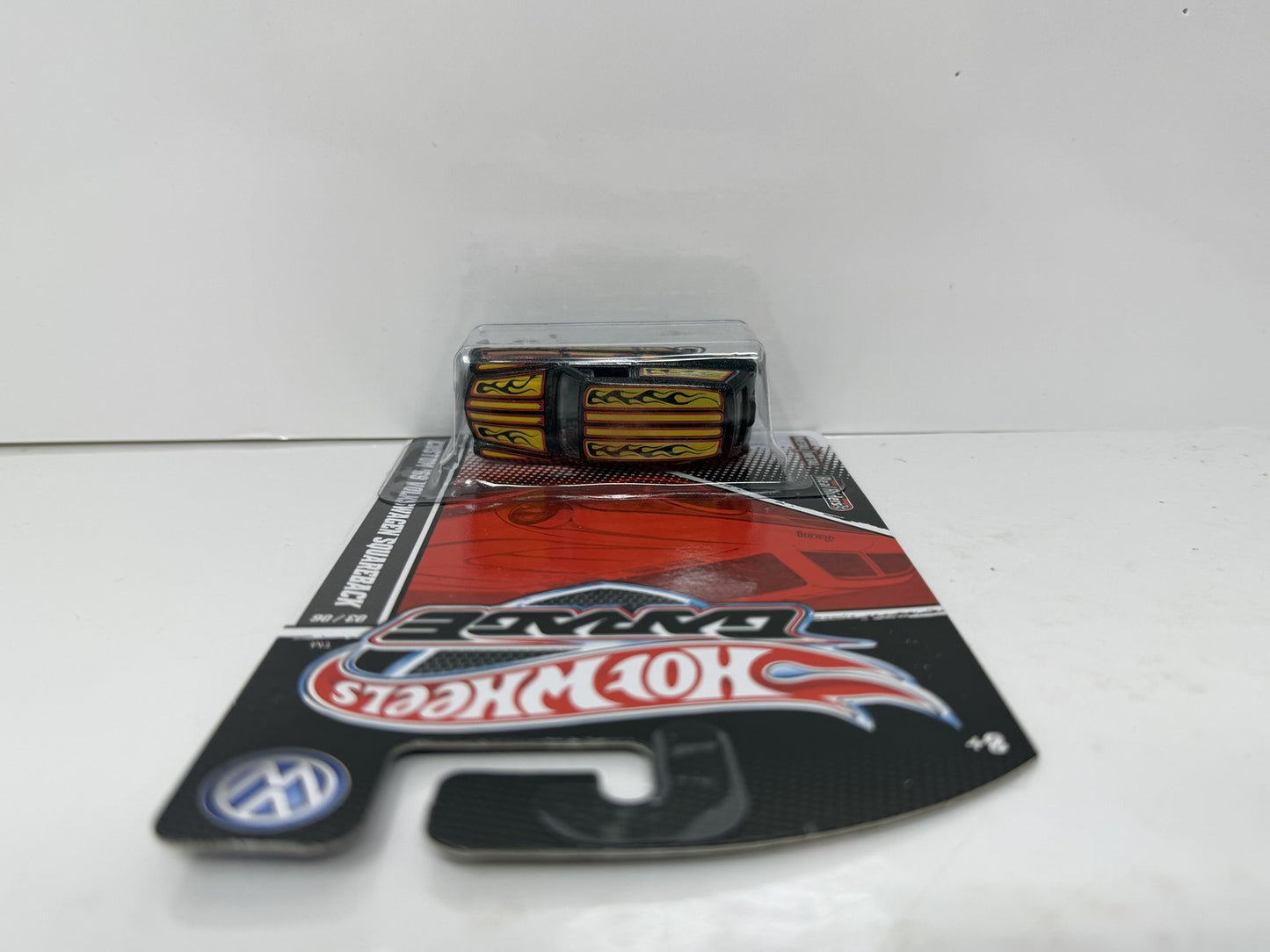 Hot Wheels Garage Custom 1969 Volkswagen Squareback 1:64 Diecast