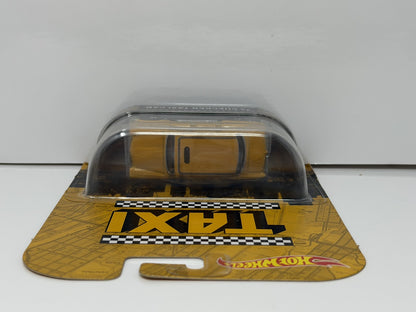 Hot Wheels Retro Entertainment Taxi 1974 Checker Taxi Cab 1:64 Diecast Yellow