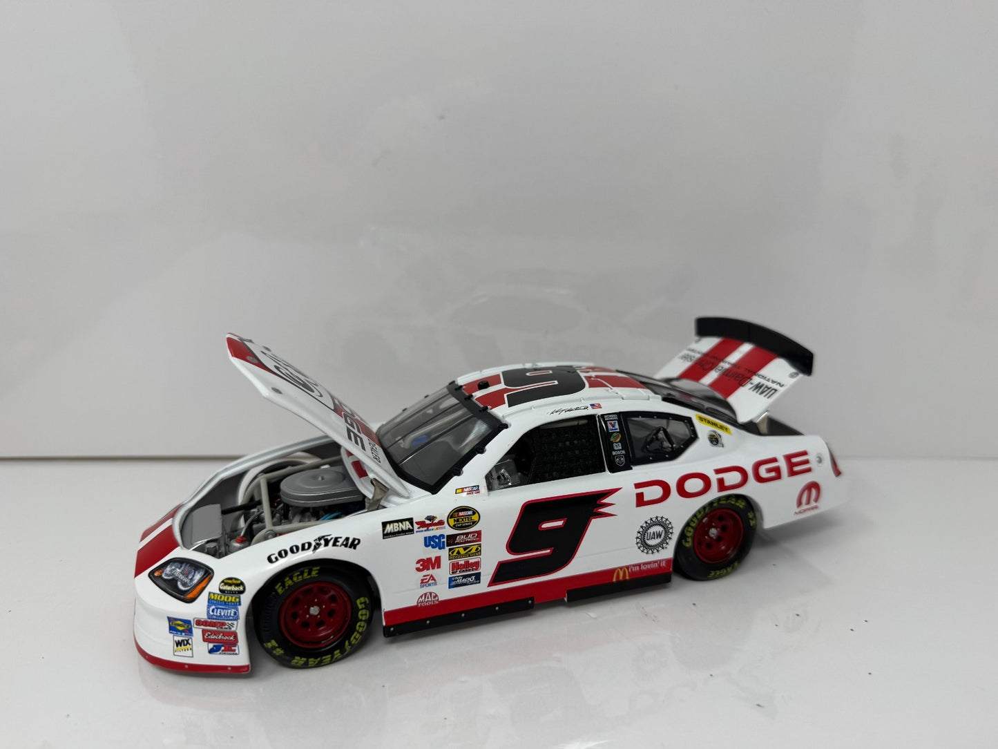 Action NASCAR Kasey Kahne #9 Reverse Pit Cap Car 2005 Dodge Charger 1:24 Diecast