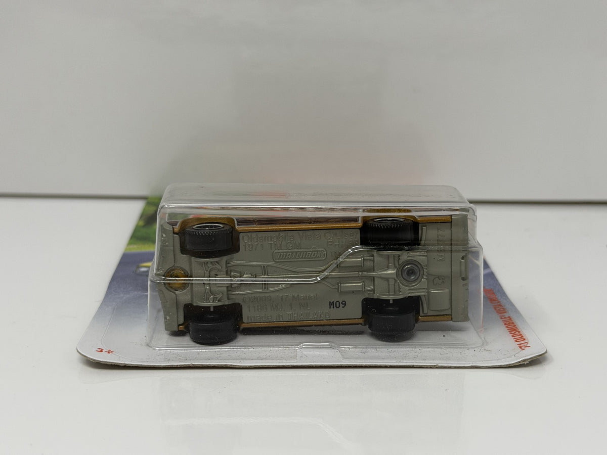 Matchbox Road Trip 1971 Oldsmobile Vista Cruiser 1:64 Diecast